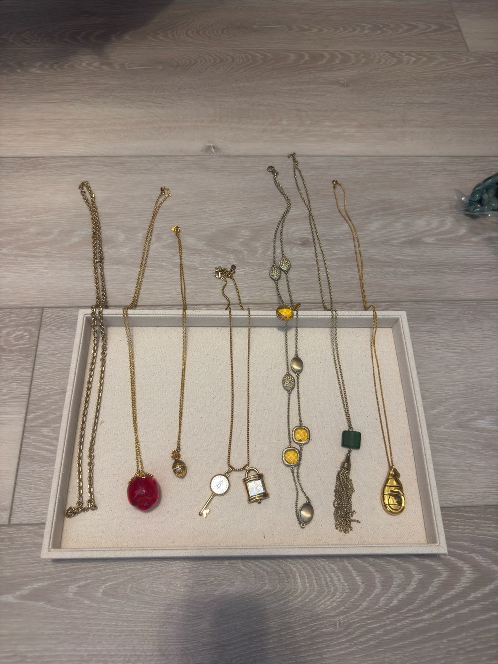 Vintage & Modern Necklace Lot Signed Unsigned Joan Rivers Avon Bellezza